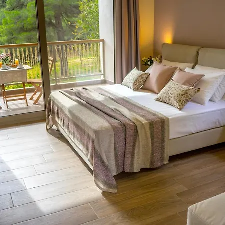 Forest Skiathos Трулос